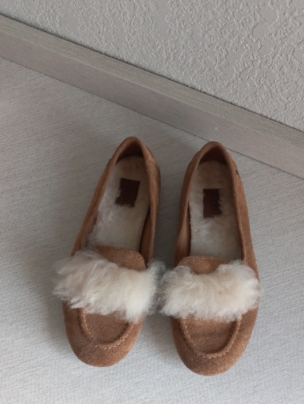 UGG Kailey Wisp Chestnut Suede Shearling Trim Women's Slip-On Slippers Size 6